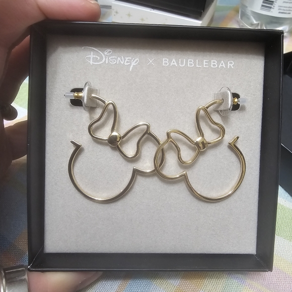 NIB Disney Minnie Mouse Baublebar Earrings - Picture 2 of 3